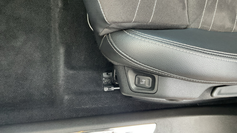 Vauxhall Grandland 1.5 Turbo D Ultimate 5dr Auto Diesel Hatchback